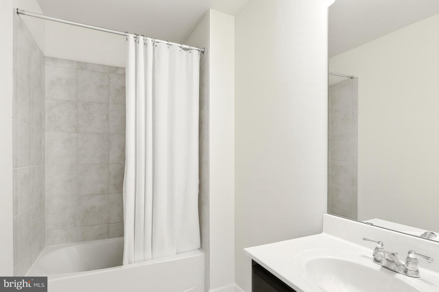 WOODMORE TOWNE CENTRE - Residential