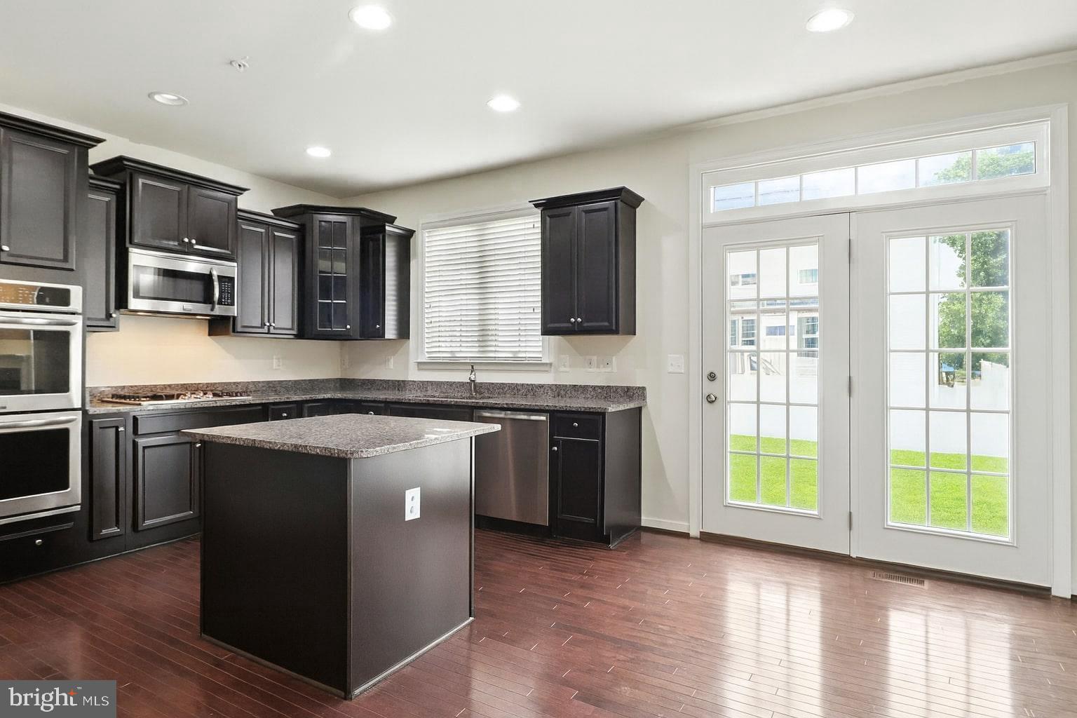 WOODMORE TOWNE CENTRE - Residential