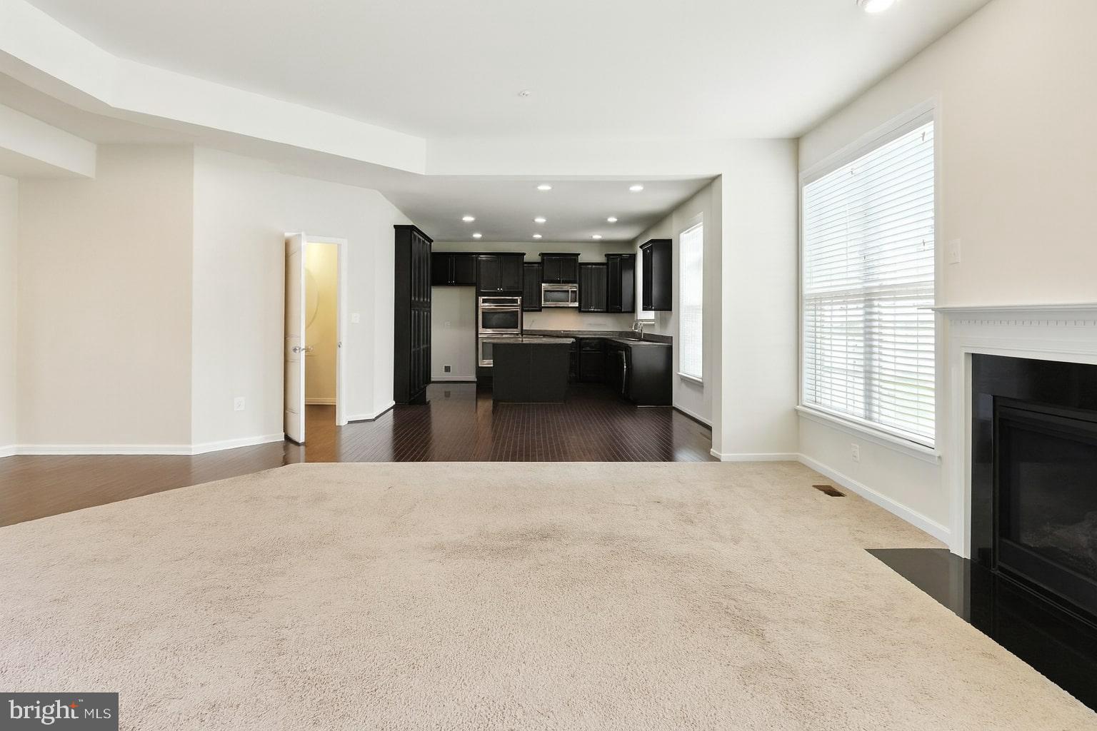 WOODMORE TOWNE CENTRE - Residential