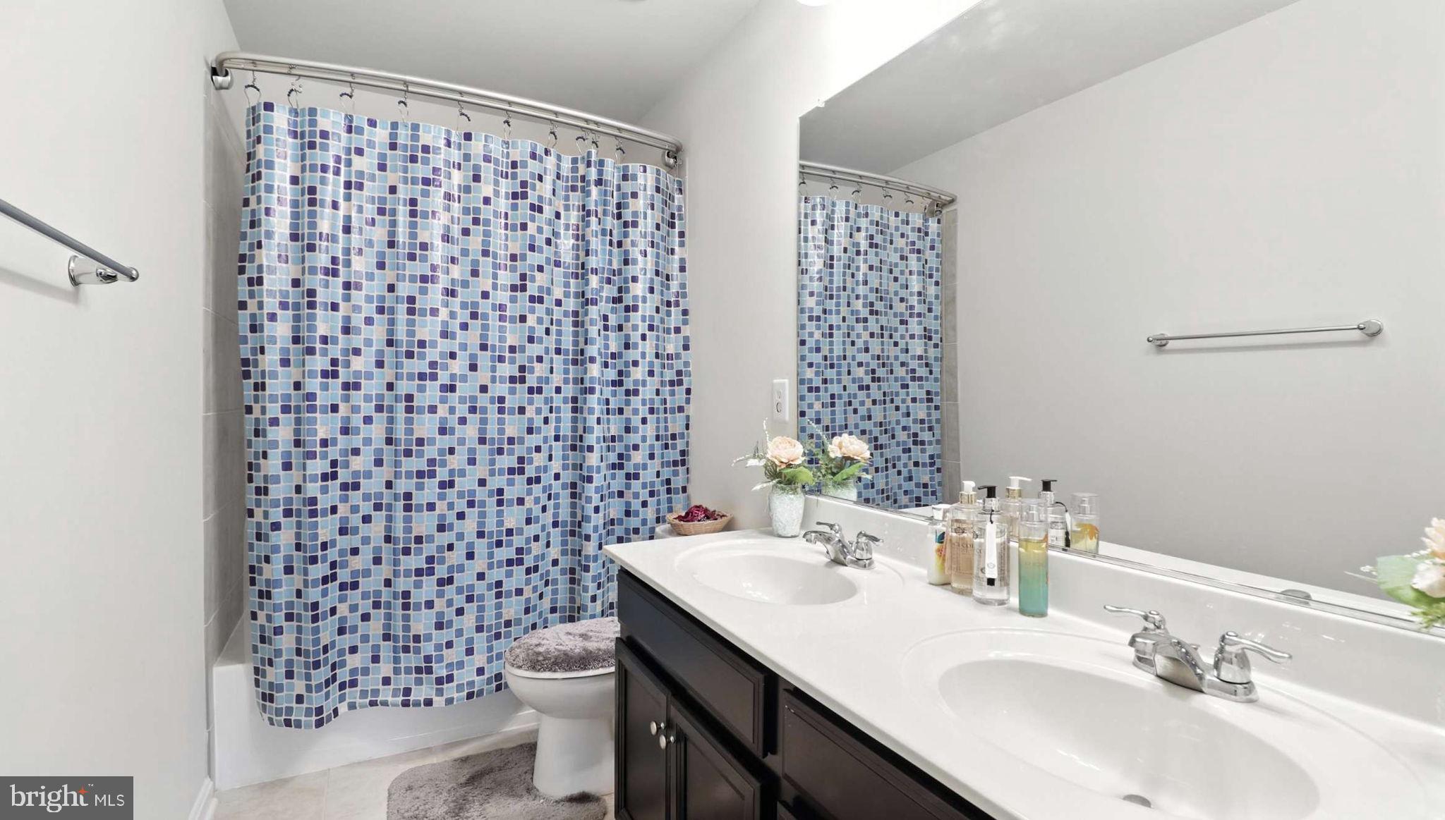 WOODMORE TOWNE CENTRE - Residential