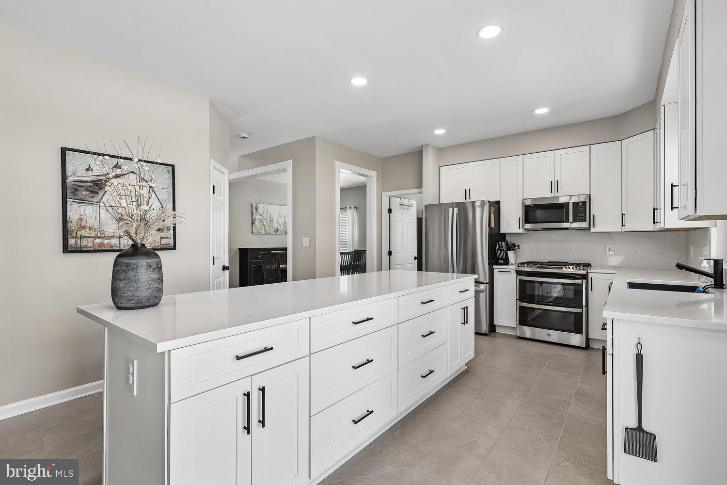 FARMINGTON VILLAGE - Residential