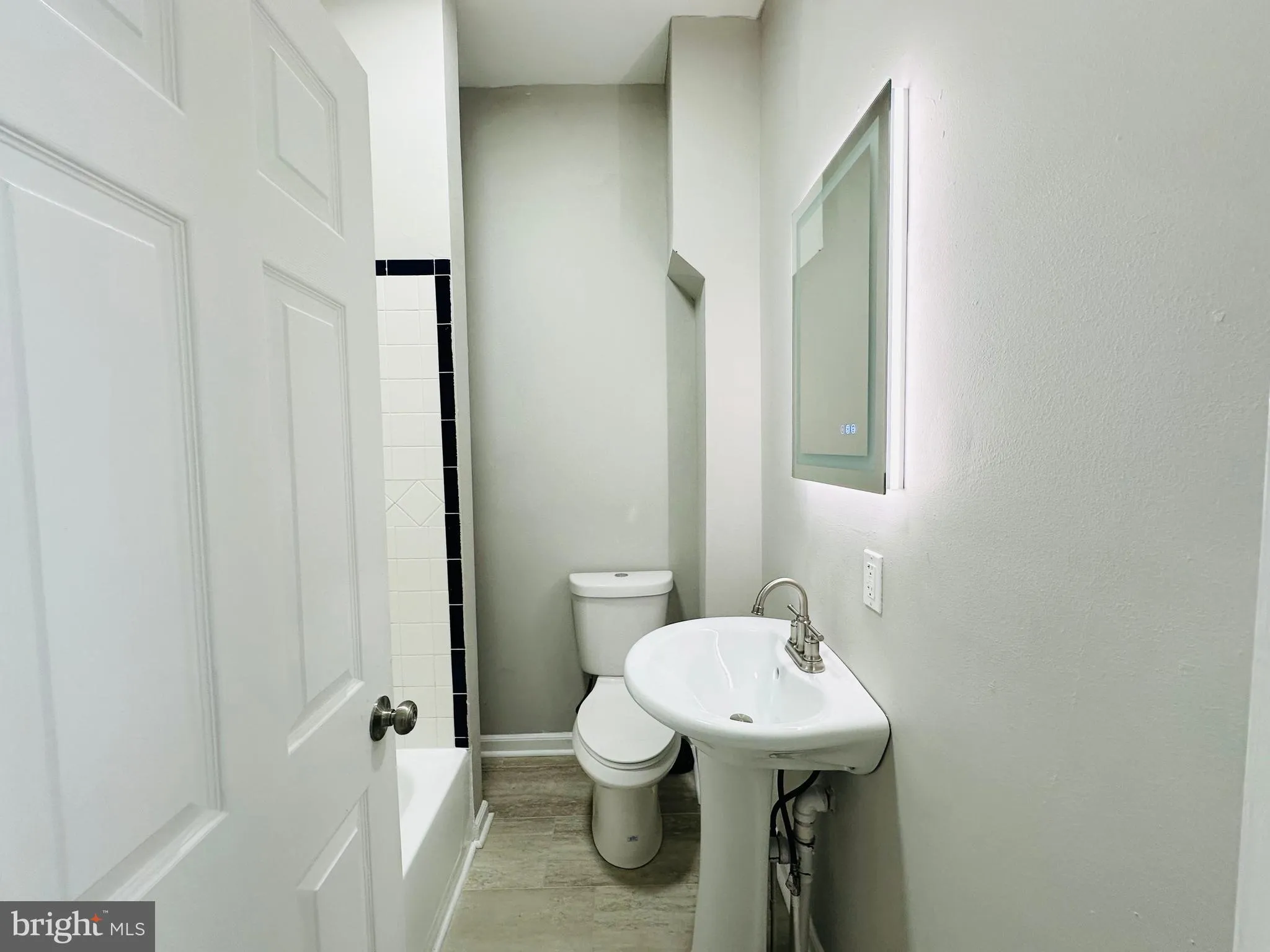 Baltimore, Maryland 21218, United States, 3 Bedrooms Bedrooms, ,1 BathroomBathrooms,Residential,Active,30703