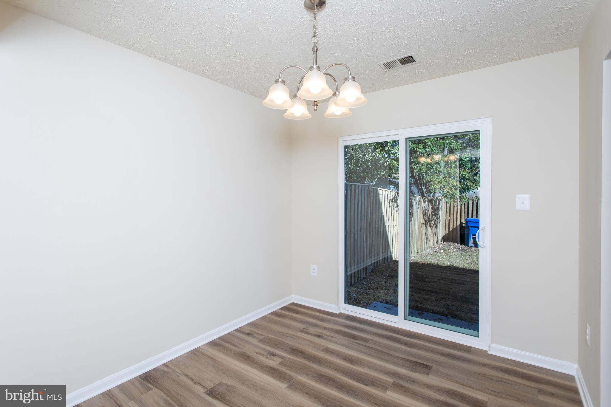 RIVERSIDE RUN - Residential