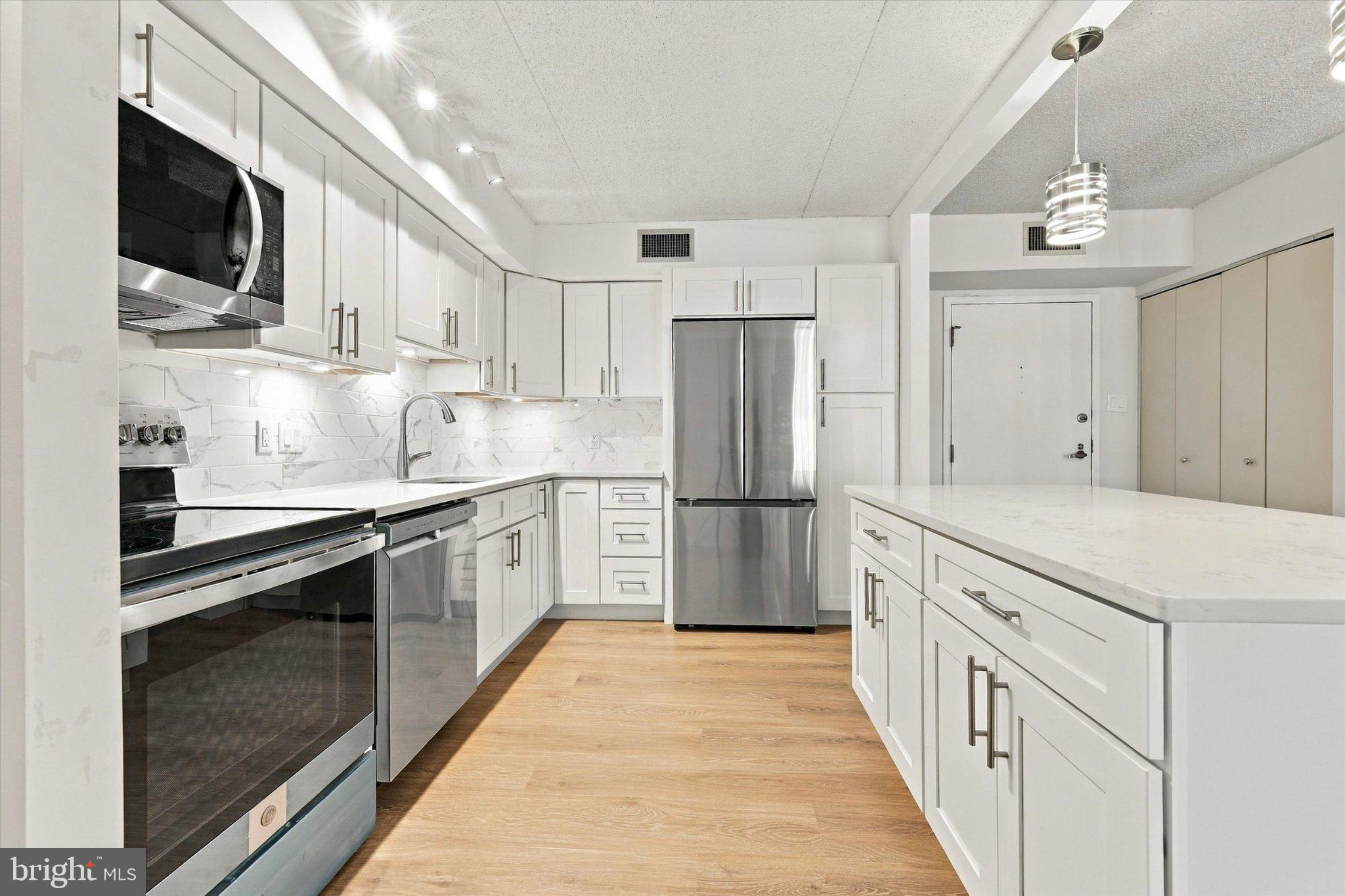 10918 VALLEY FORGE CIRCLE 918