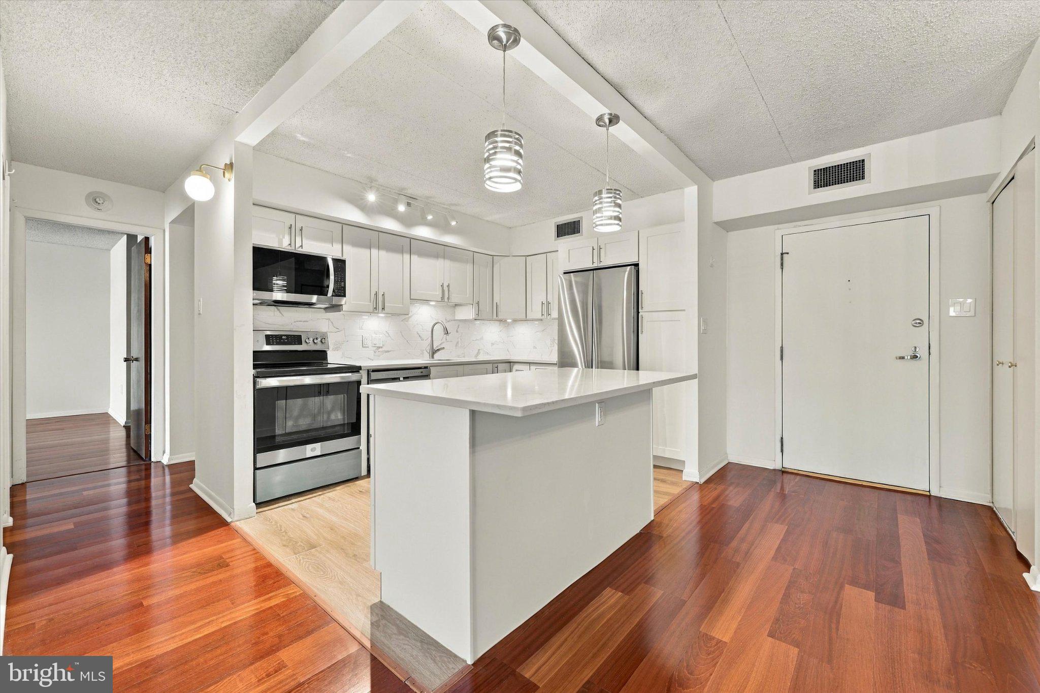 10918 VALLEY FORGE CIRCLE 918