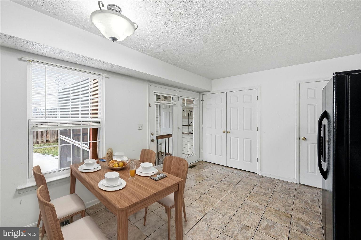 LAKEVIEW TOWNHOUSES - Residential