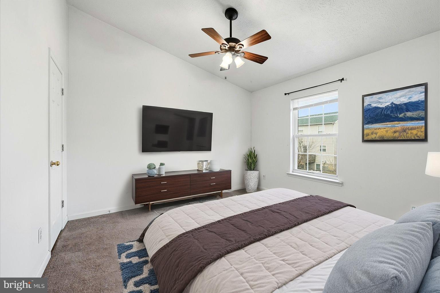 LAKEVIEW TOWNHOUSES - Residential