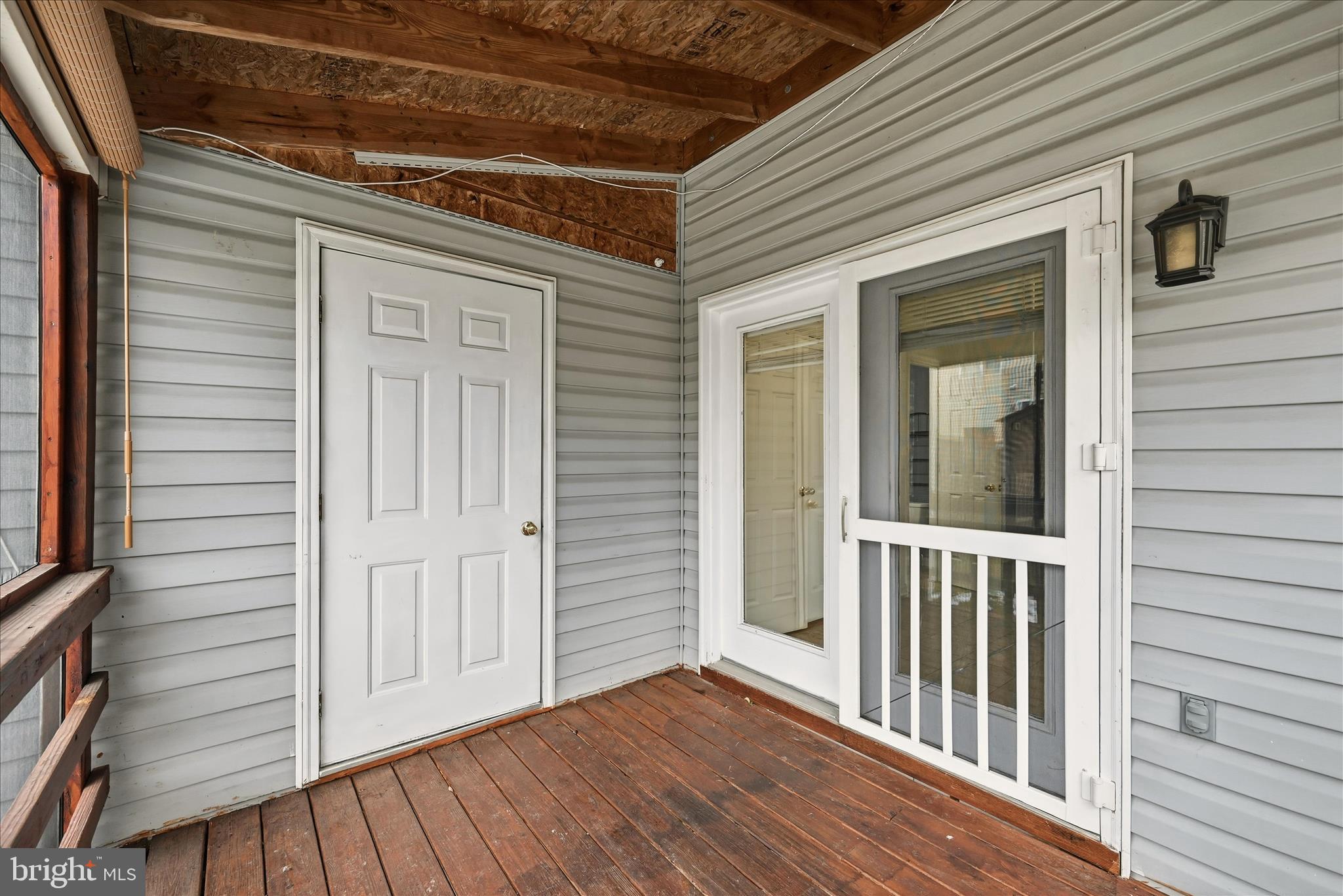 LAKEVIEW TOWNHOUSES - Residential