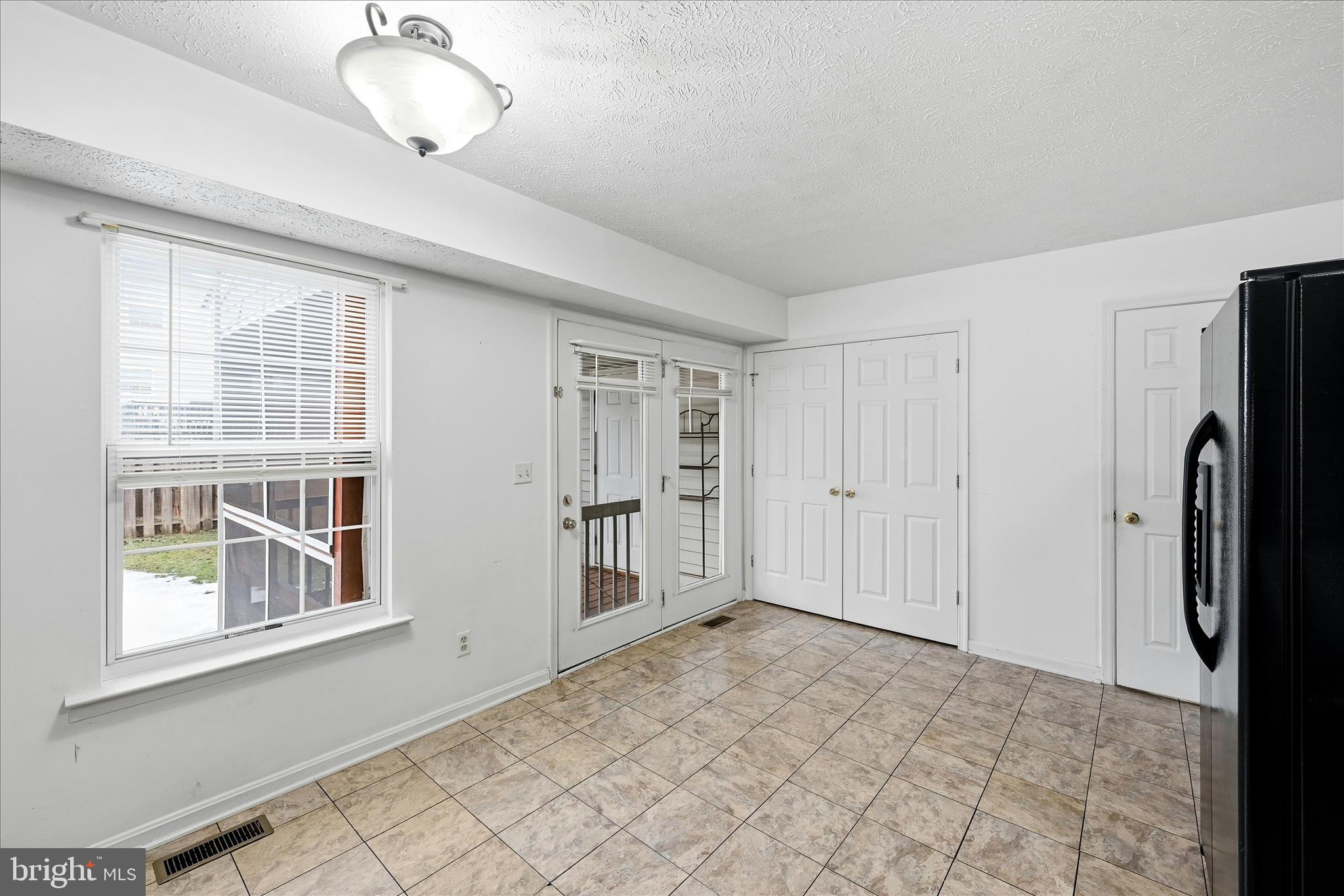 LAKEVIEW TOWNHOUSES - Residential