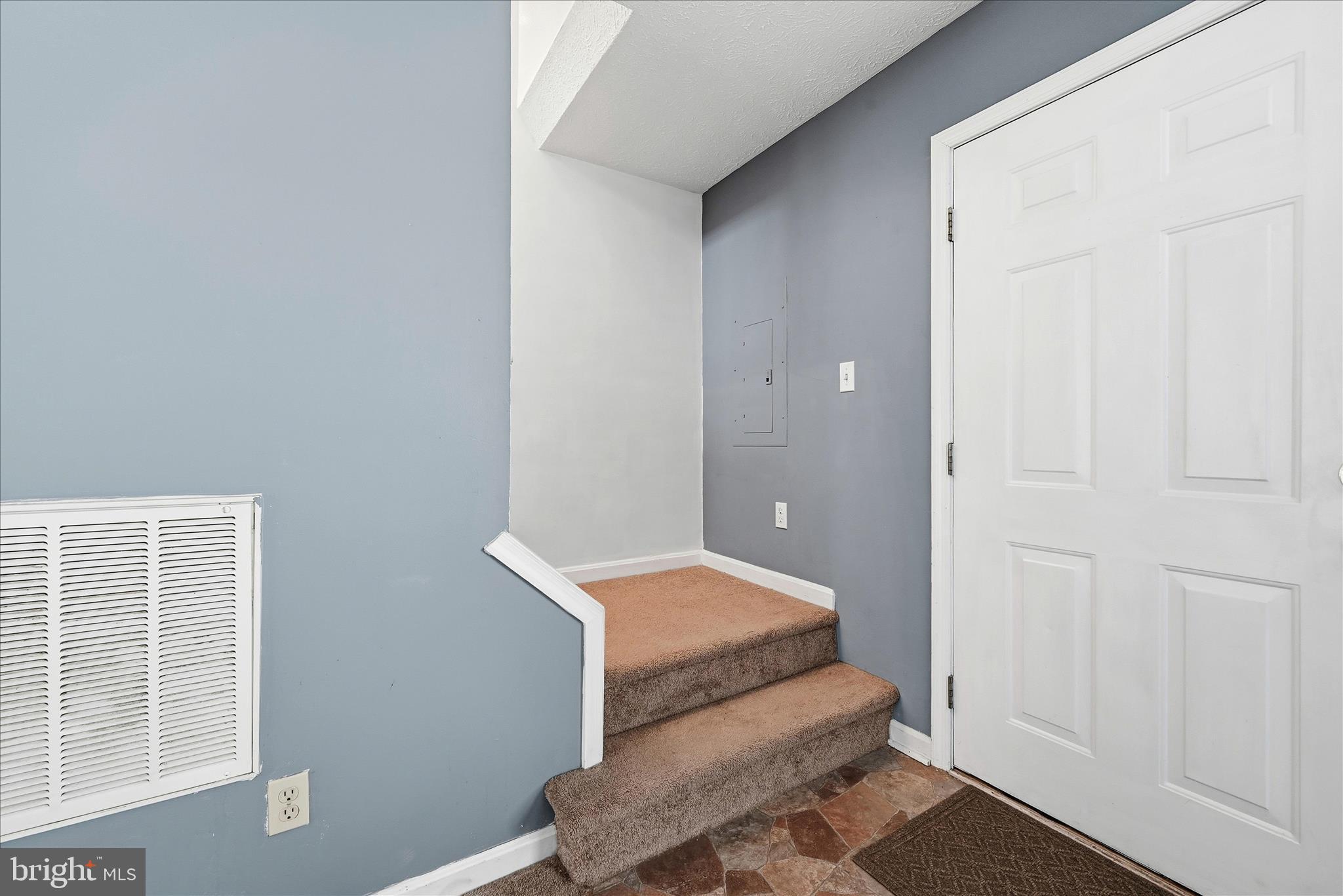 LAKEVIEW TOWNHOUSES - Residential