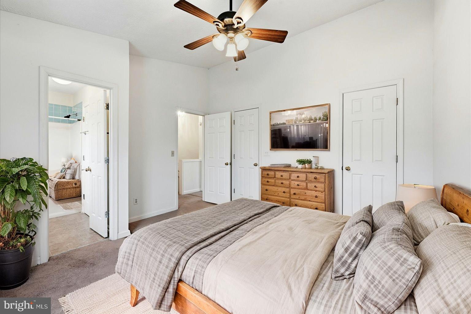 LAKEVIEW TOWNHOUSES - Residential