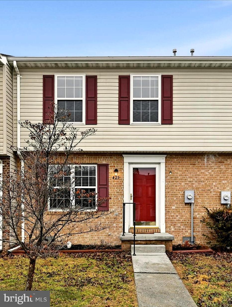 LAKEVIEW TOWNHOUSES - Residential