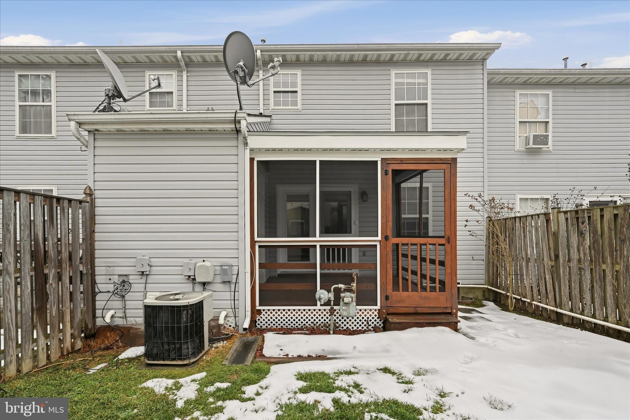 LAKEVIEW TOWNHOUSES - Residential