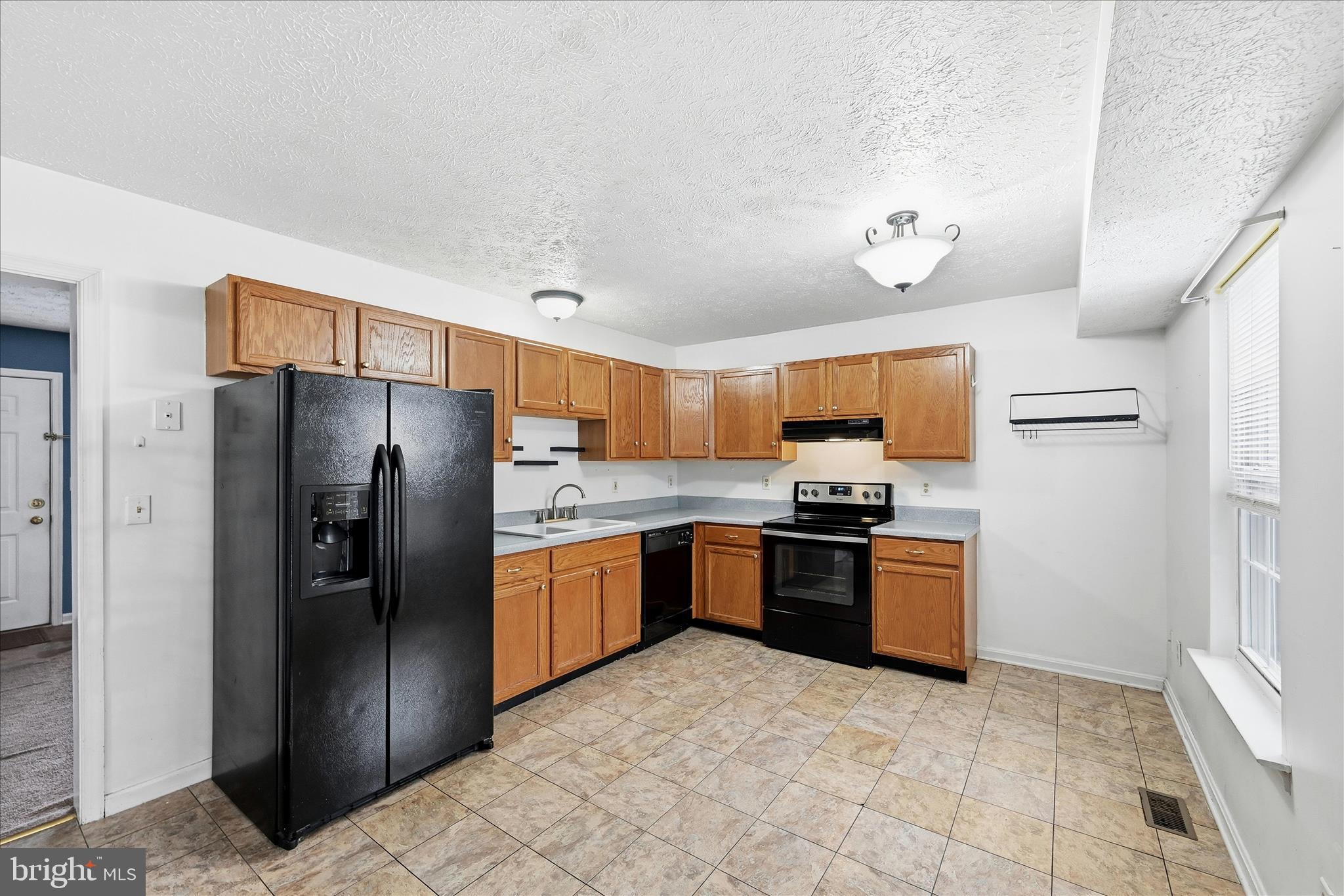 LAKEVIEW TOWNHOUSES - Residential