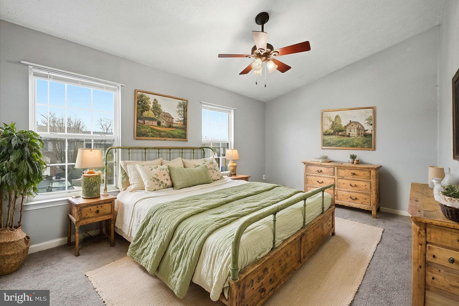 LAKEVIEW TOWNHOUSES - Residential