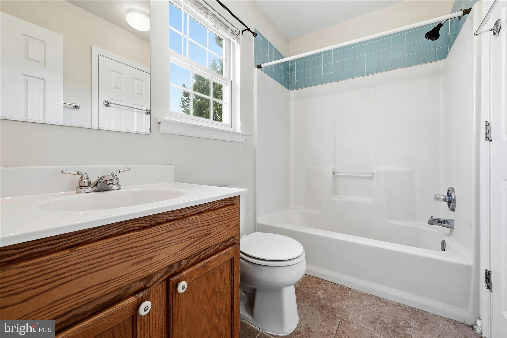 LAKEVIEW TOWNHOUSES - Residential