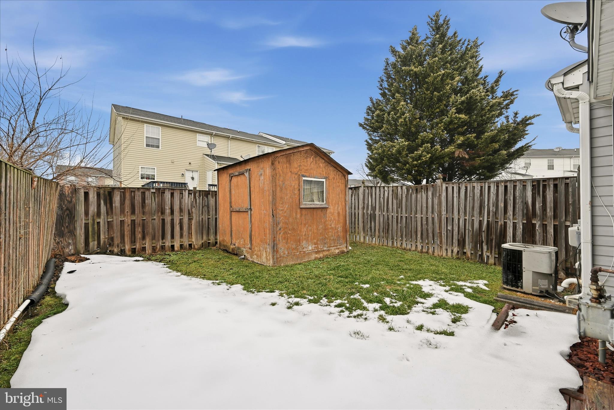 LAKEVIEW TOWNHOUSES - Residential