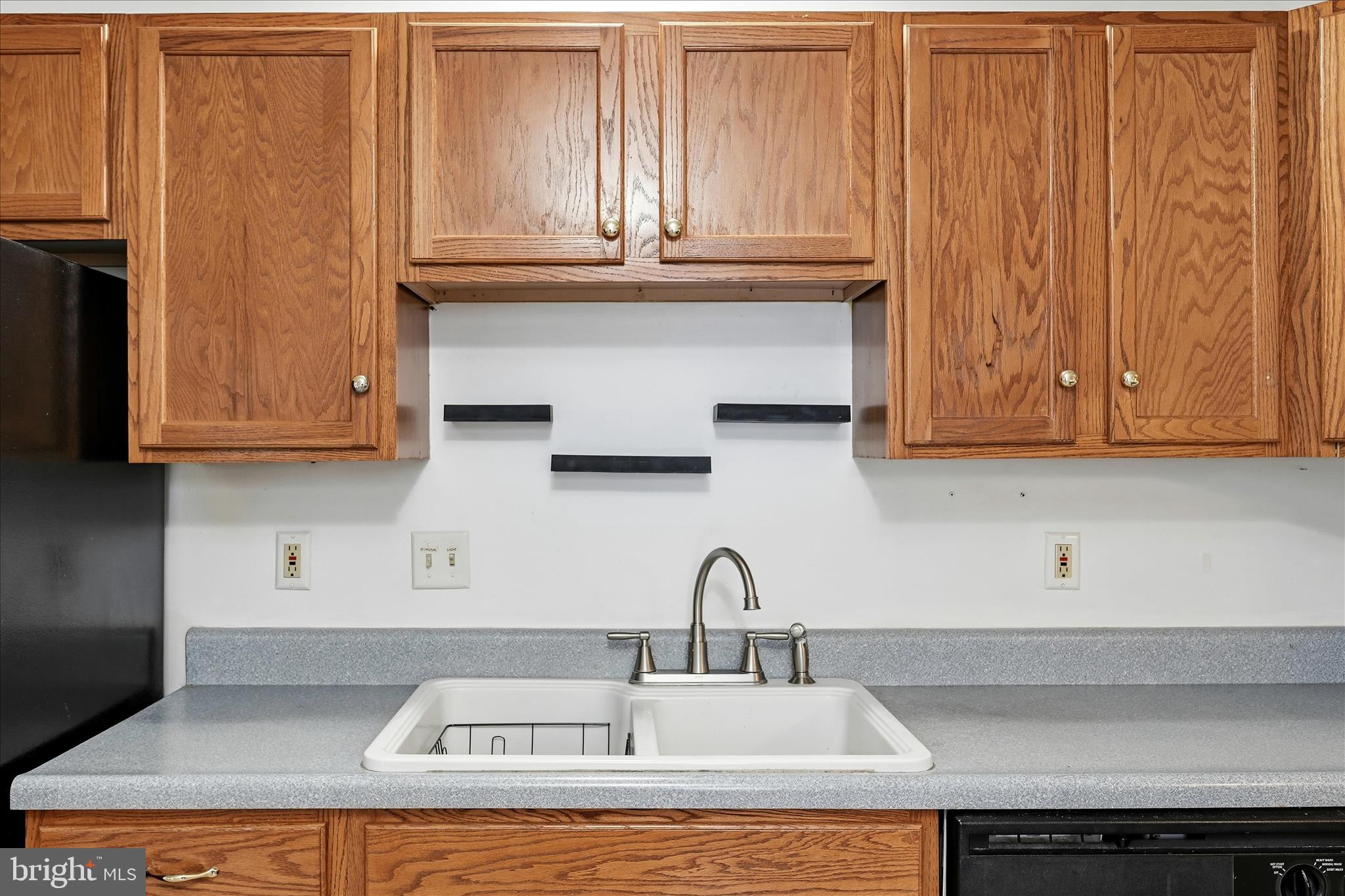 LAKEVIEW TOWNHOUSES - Residential