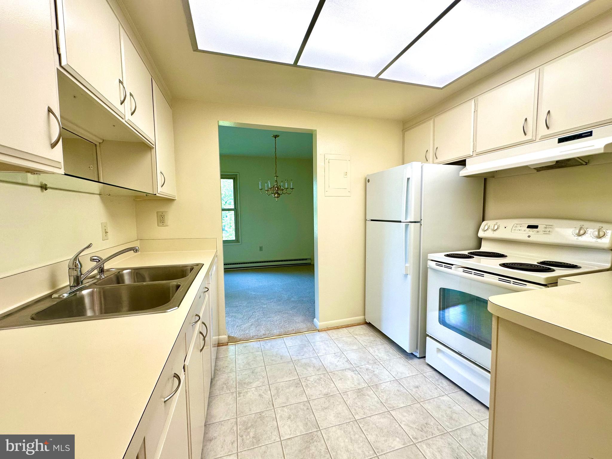 LEISURE WORLD - Residential