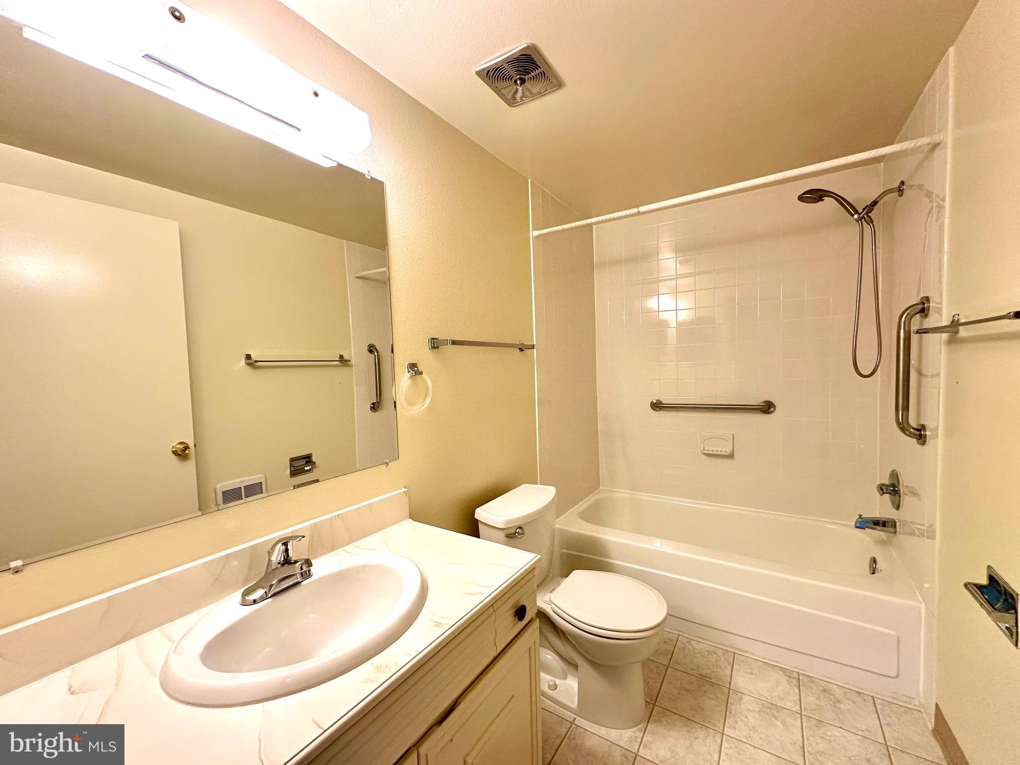 LEISURE WORLD - Residential