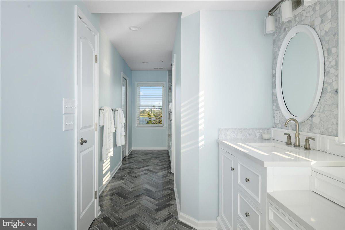 CAINE KEYS II EXT - Residential