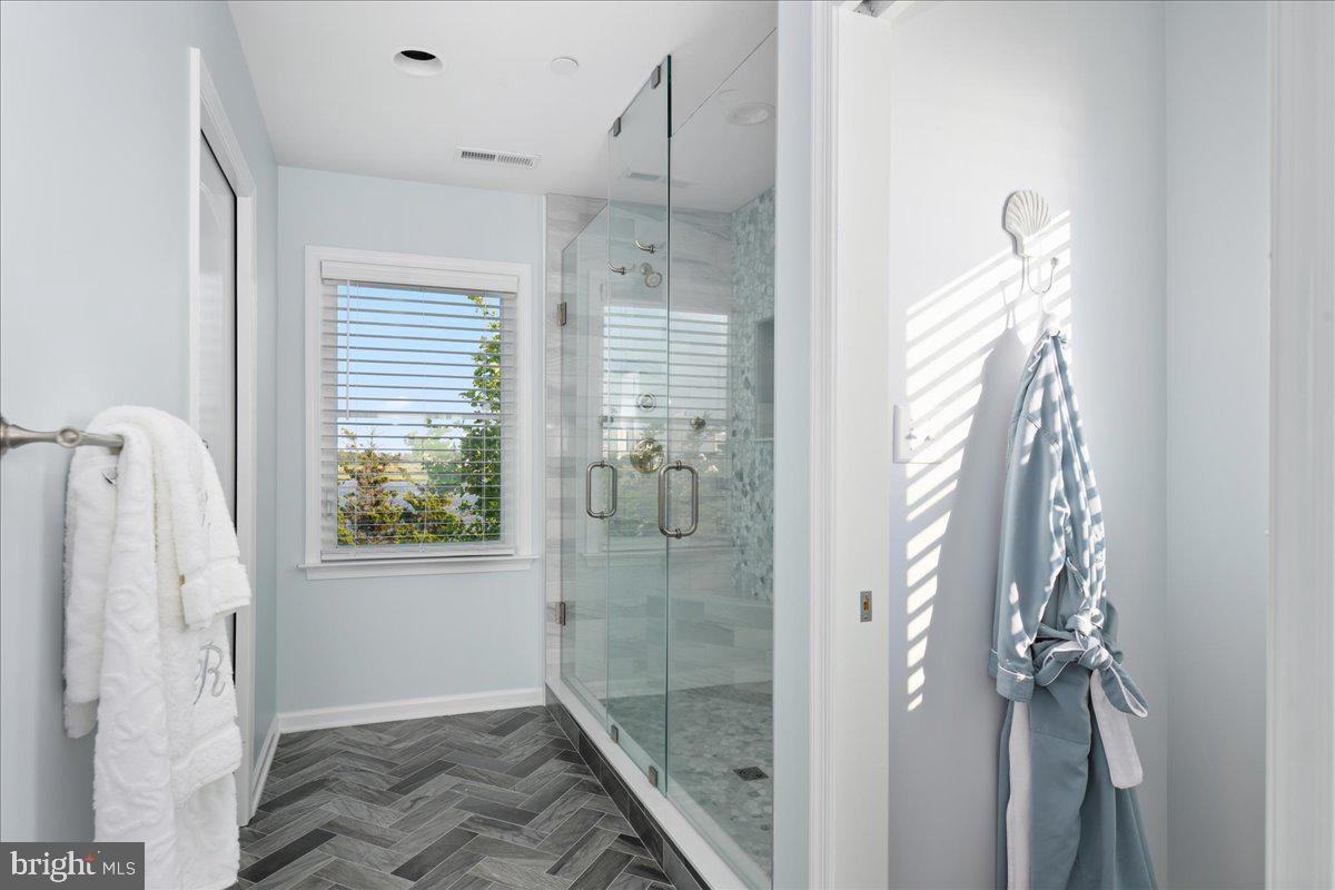 CAINE KEYS II EXT - Residential