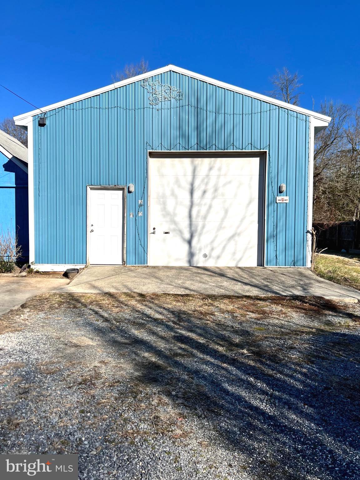 1802 STRAWBERRY AVENUE