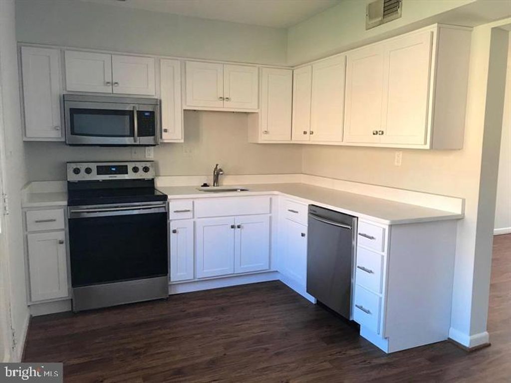 Photo of 1103 Prince Edward Street #3, FREDERICKSBURG, VA 22401 (MLS # VAFB2009076)