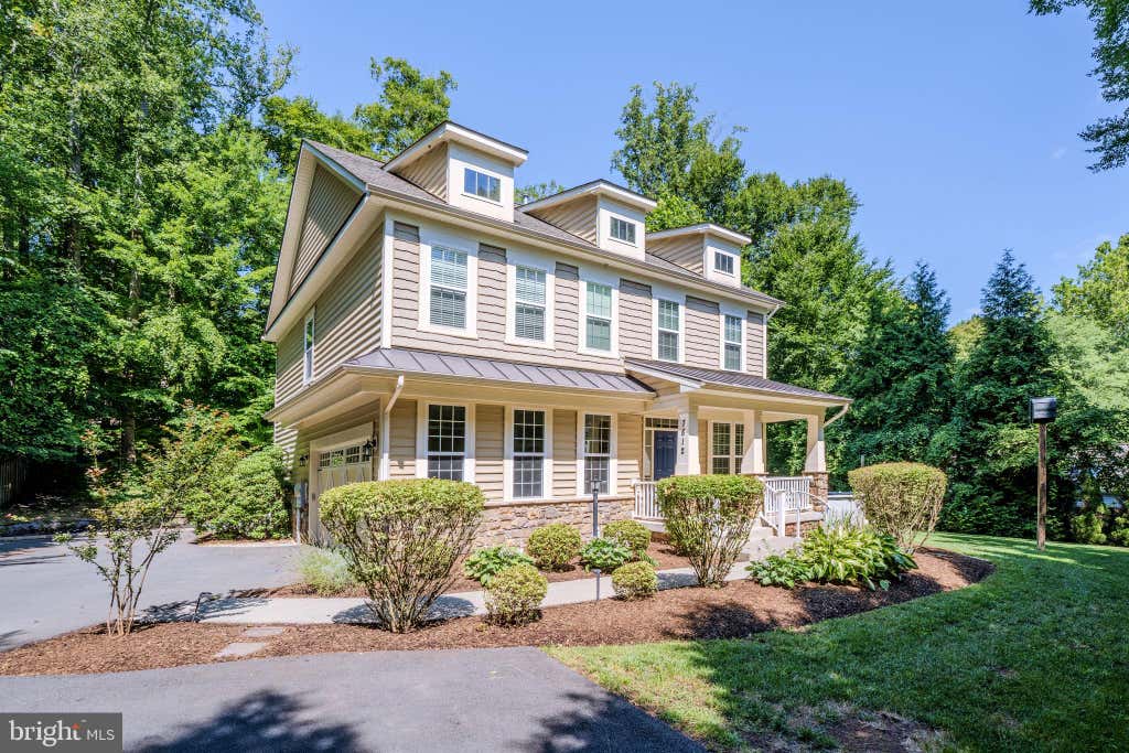 Photo of 7812 Lake Drive, MANASSAS, VA 20111 (MLS # VAPW2126210)