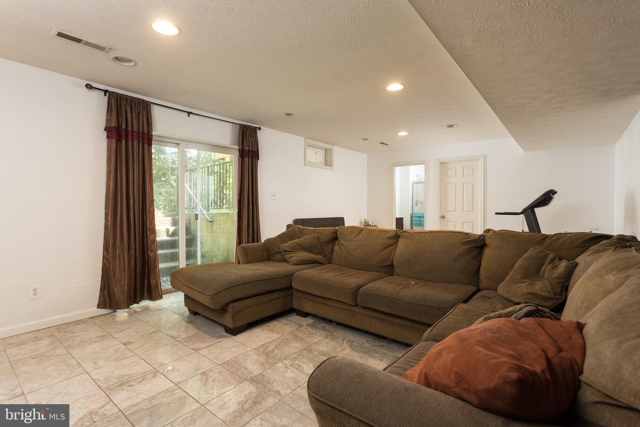 PATRIOTS GLEN - Residential