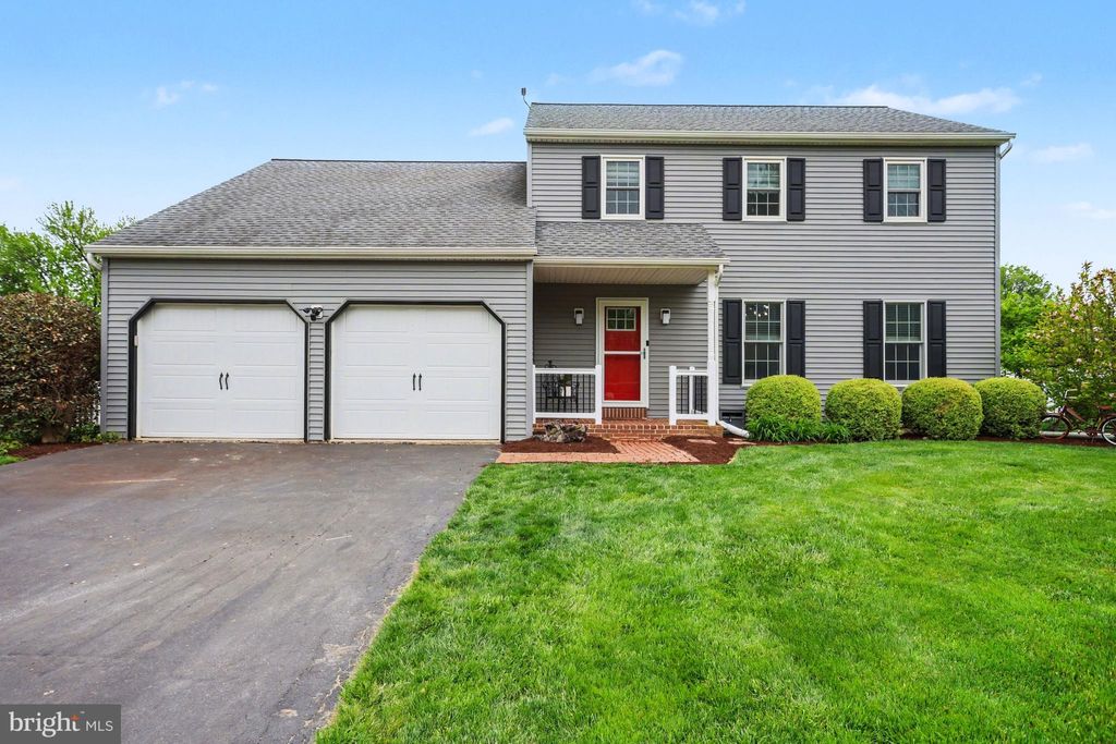 Photo of 41 Hemlock Lane, LEOLA, PA 17540 (MLS # PALA2086228)