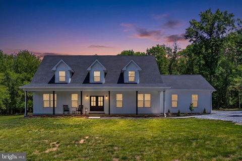 Photo of 28105 Raccoon Ford Road, CULPEPER, VA 22701 (MLS # VAOR2014250)
