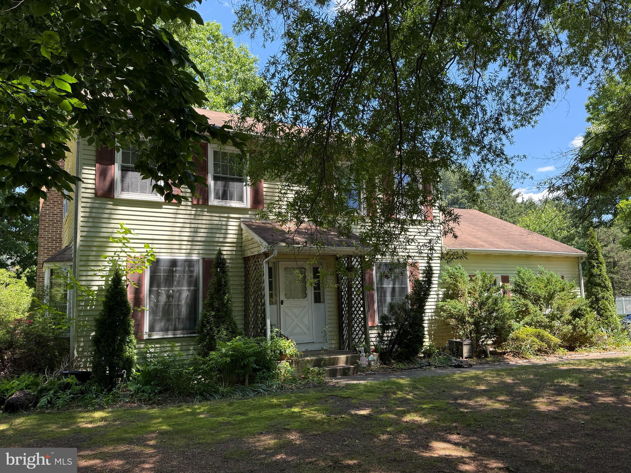 518 ADAMS LANE