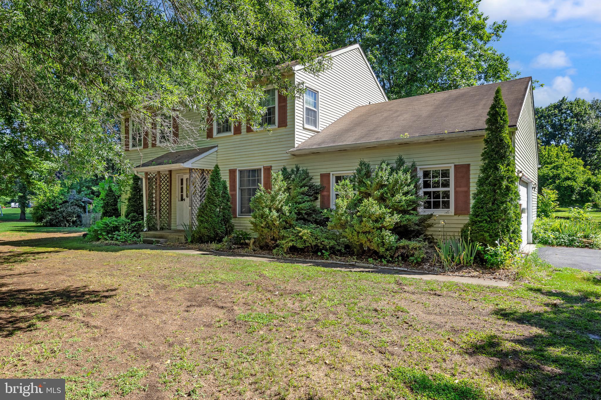 518 ADAMS LANE