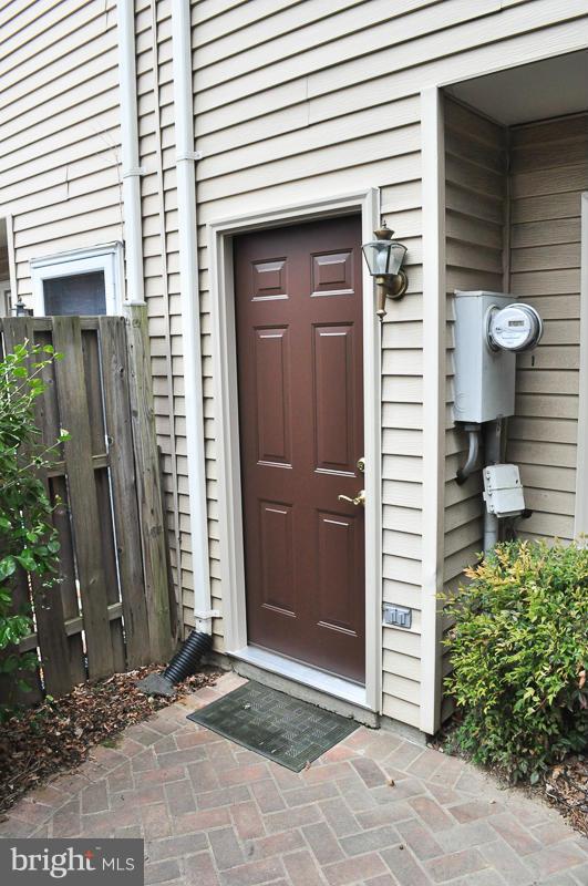 SHERIDAN SQUARE - Residential Lease