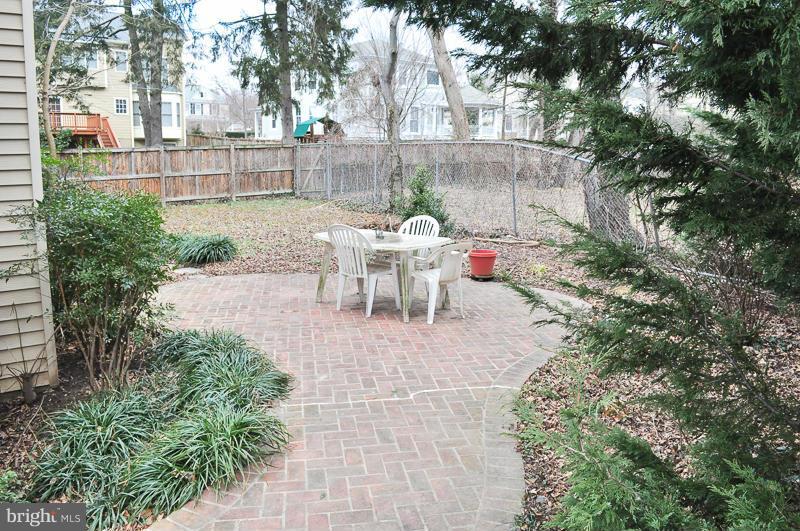 SHERIDAN SQUARE - Residential Lease