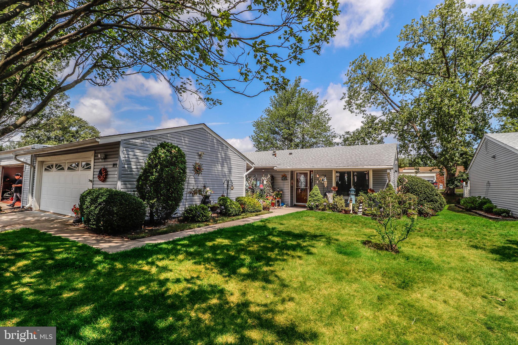 109 HEMLOCK PLAZA B