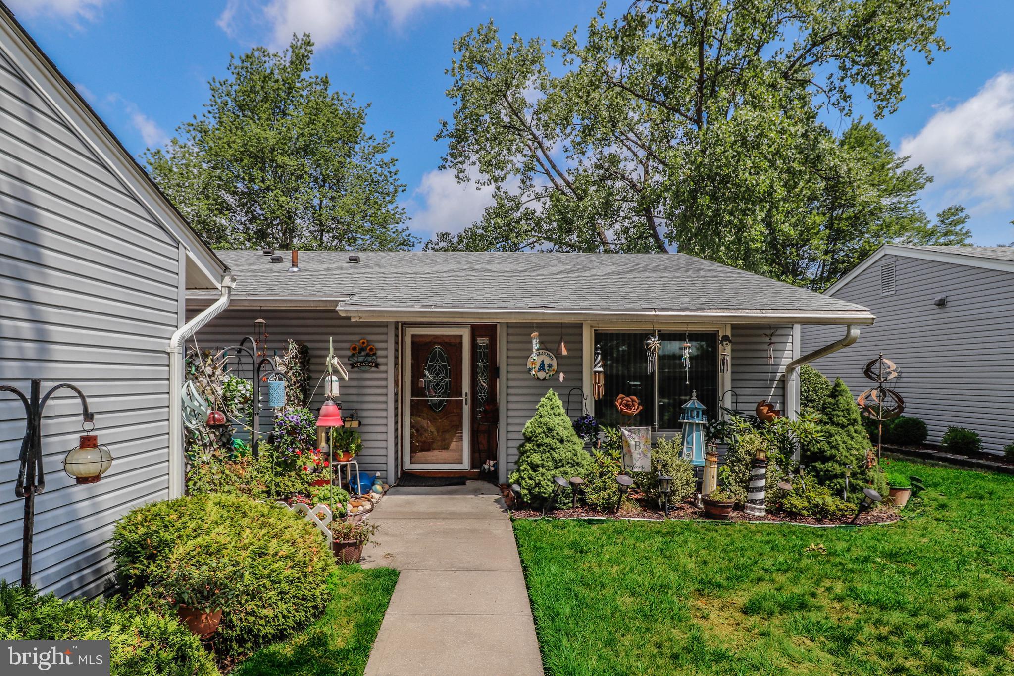 109 HEMLOCK PLAZA B
