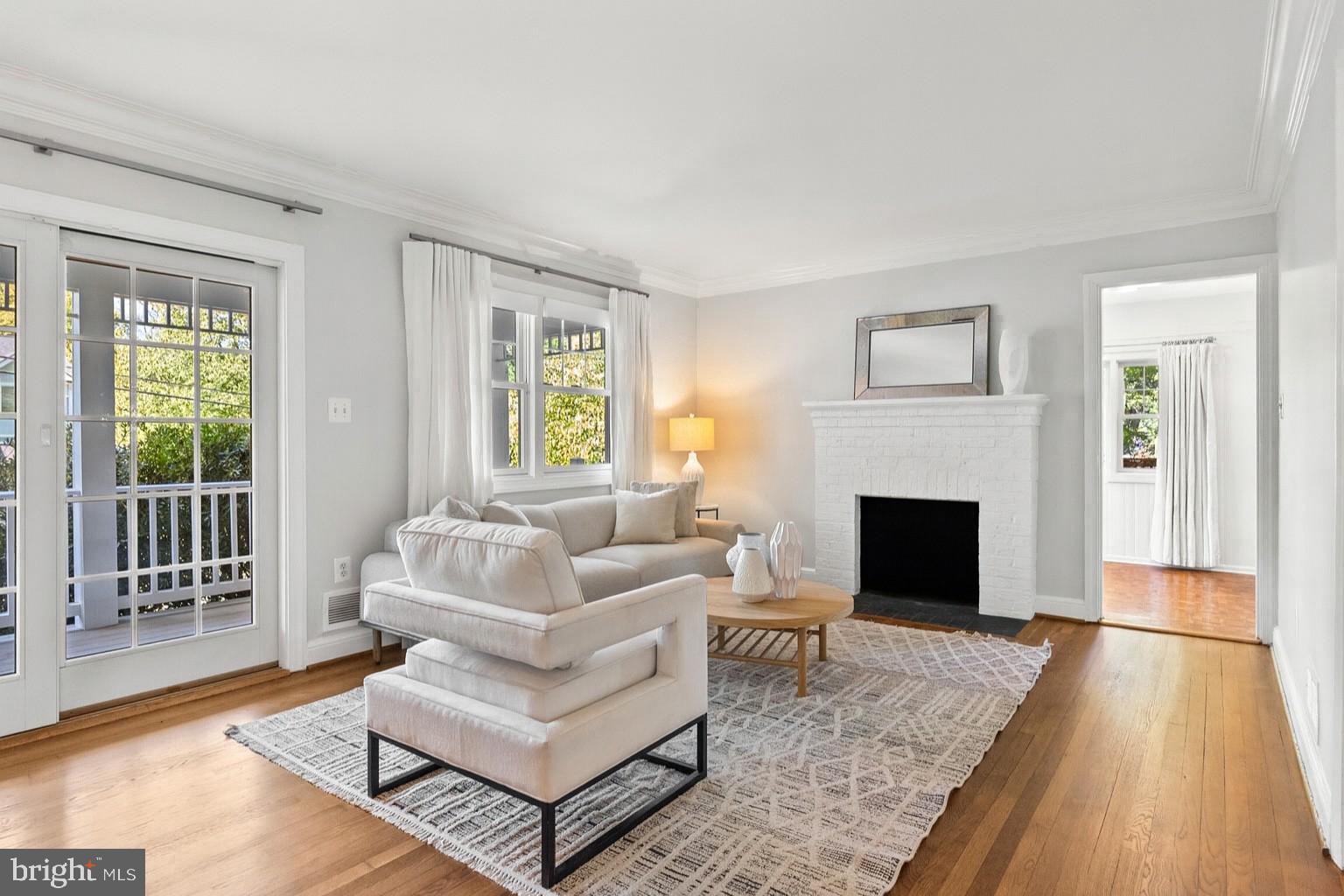 DONNA LEE GARDENS - Residential