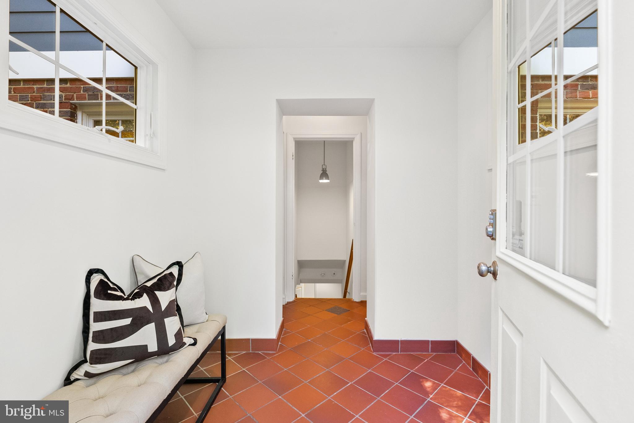 DONNA LEE GARDENS - Residential