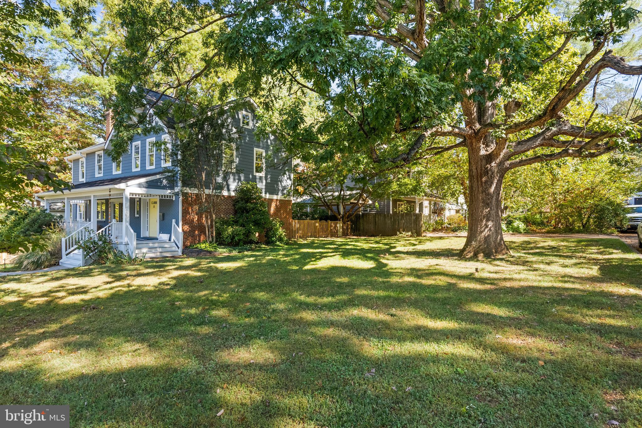 DONNA LEE GARDENS - Residential