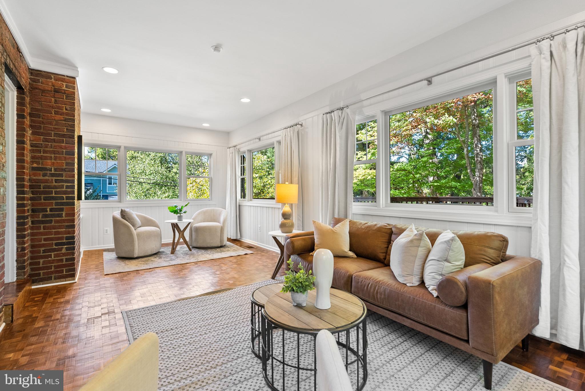 DONNA LEE GARDENS - Residential