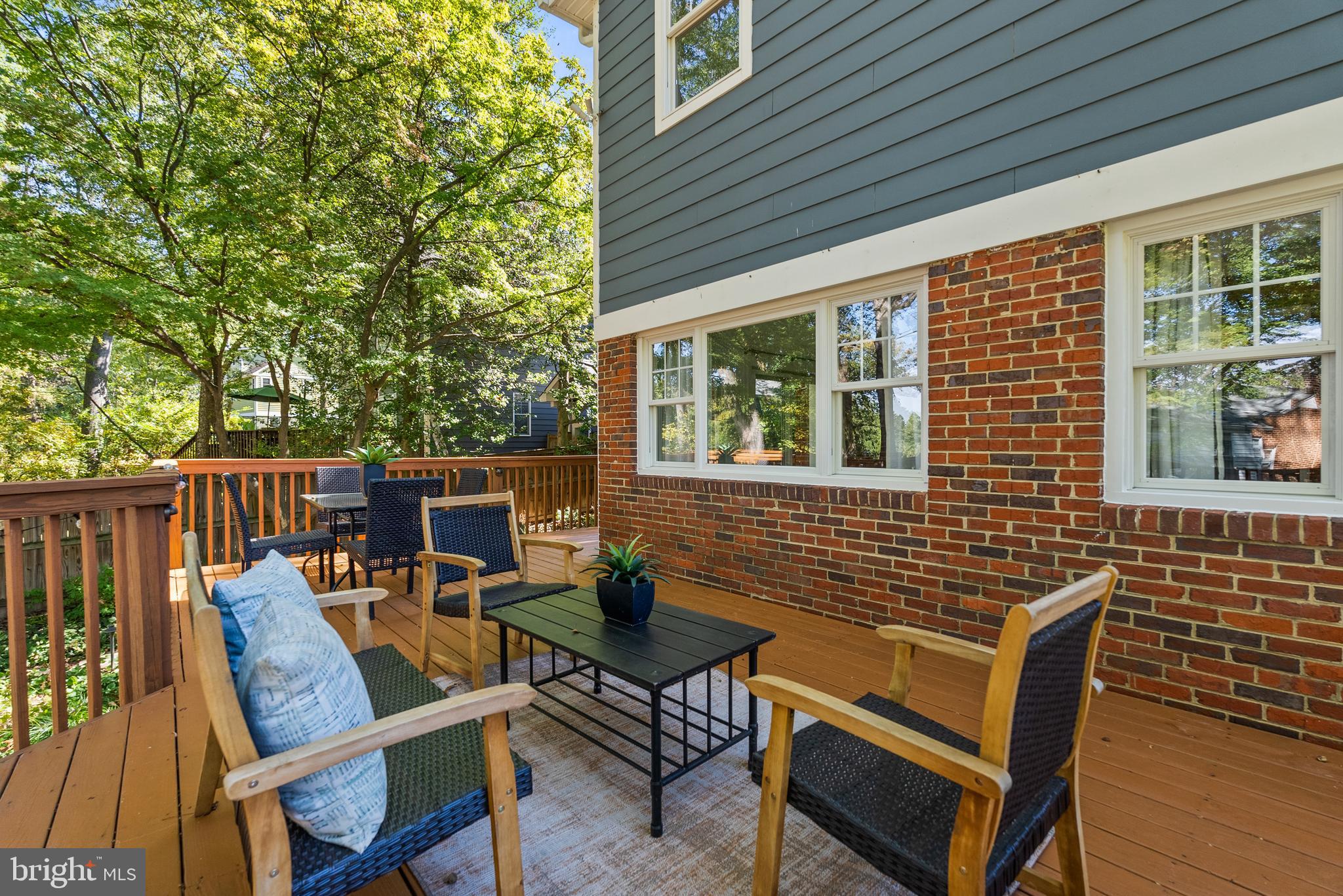 DONNA LEE GARDENS - Residential