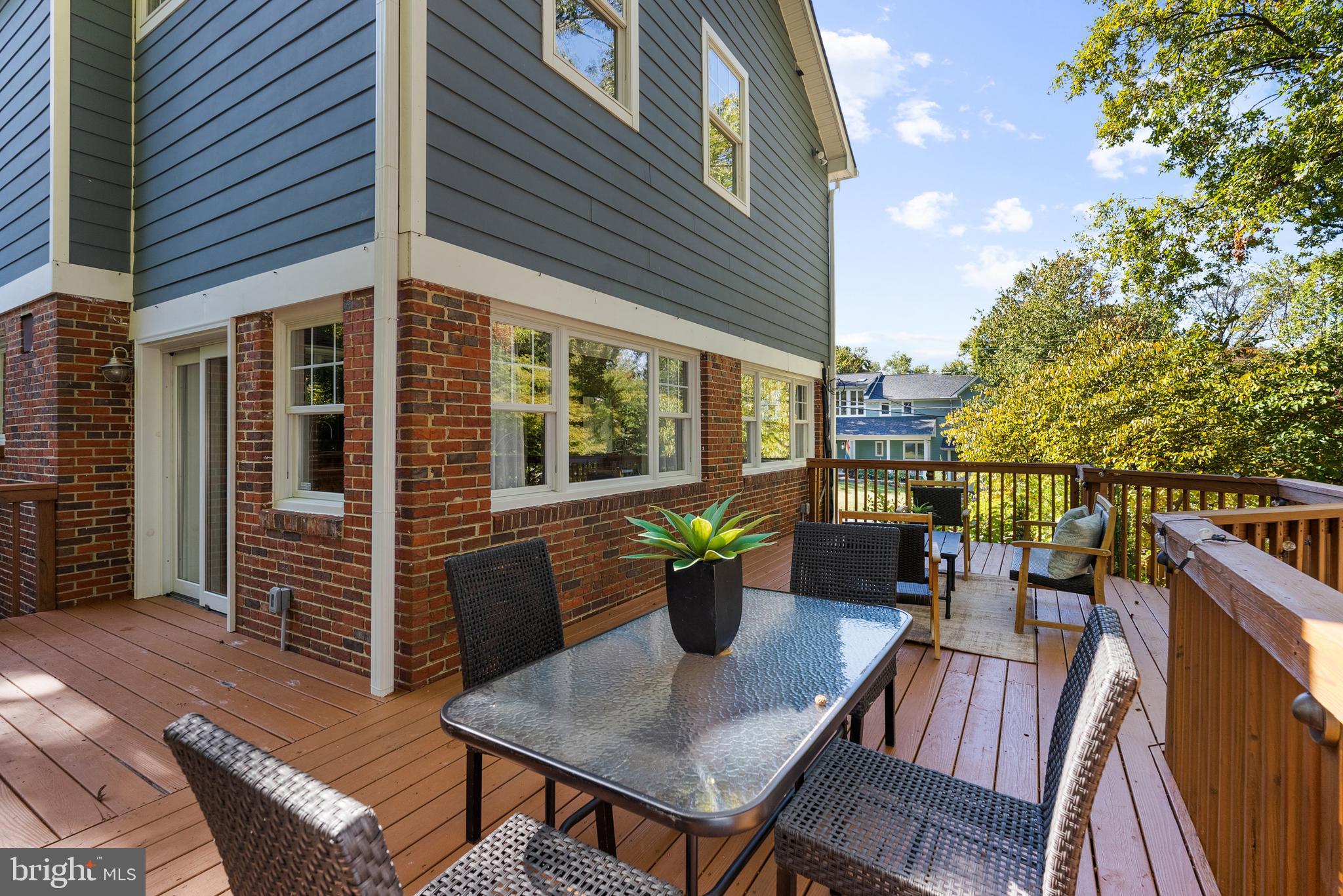 DONNA LEE GARDENS - Residential