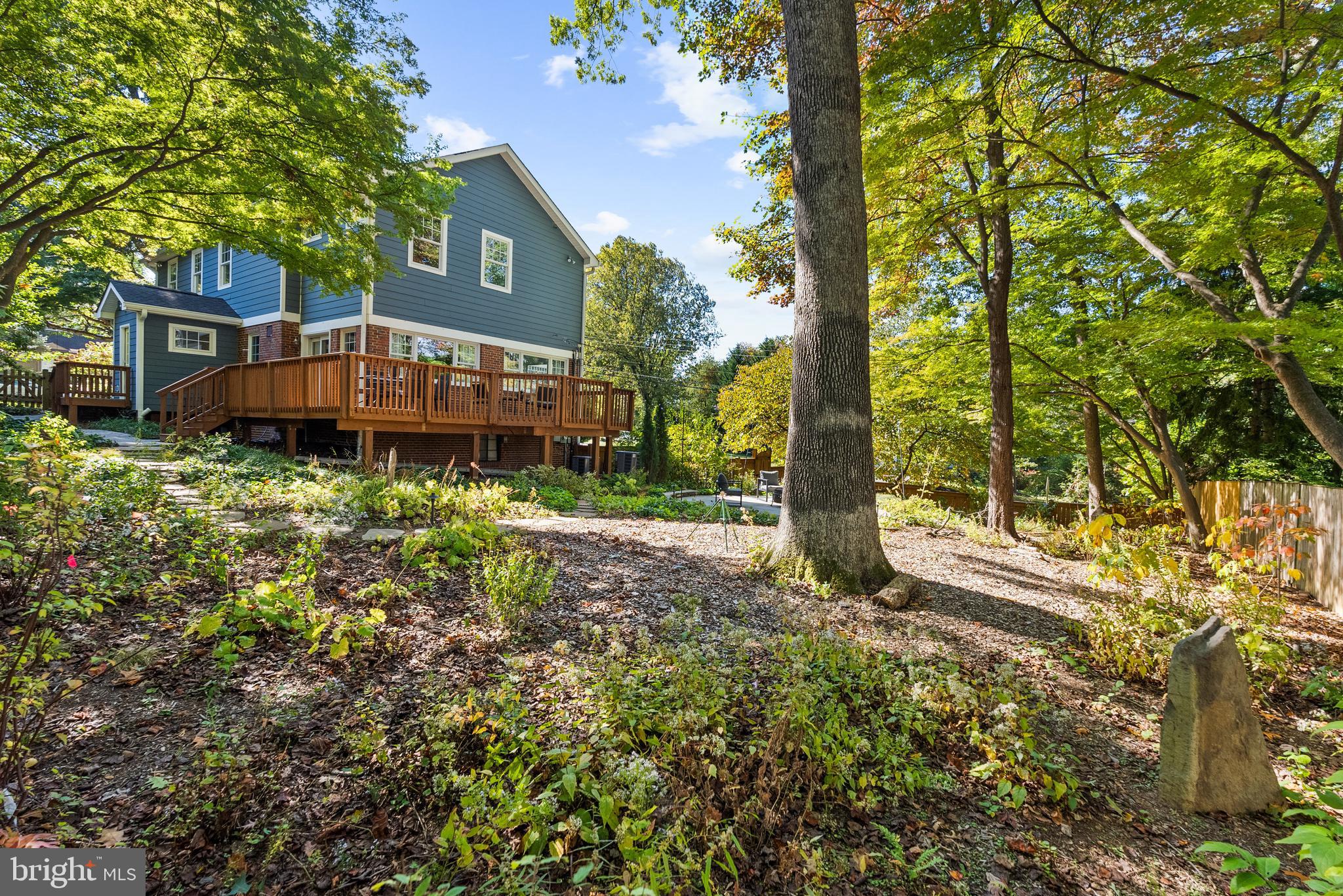 DONNA LEE GARDENS - Residential