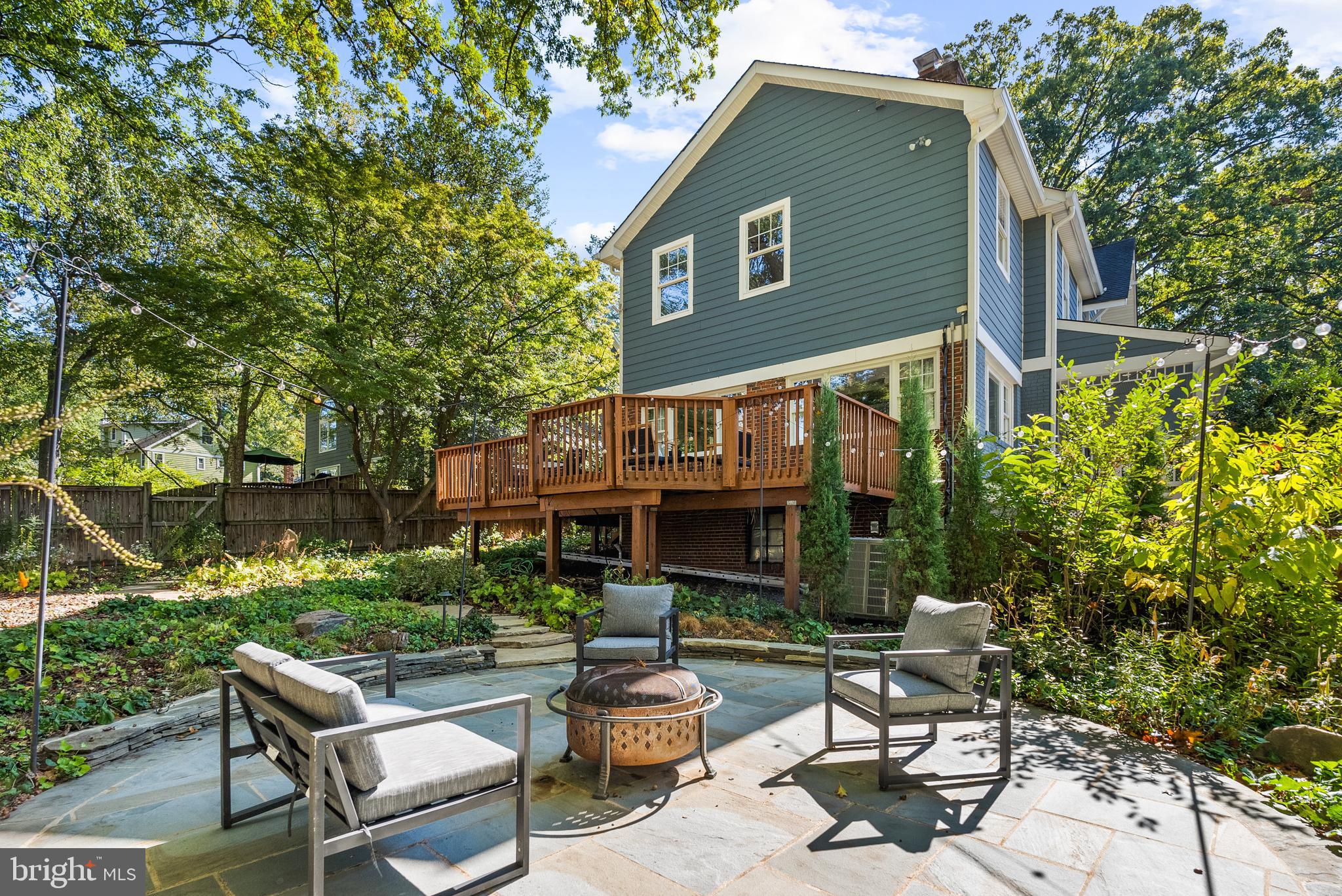 DONNA LEE GARDENS - Residential