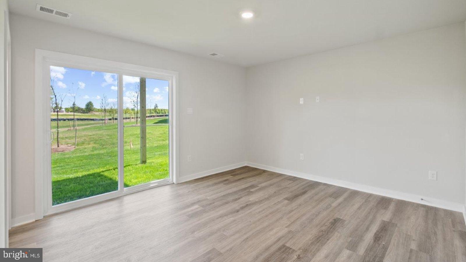 SPRING HILLS - Residential