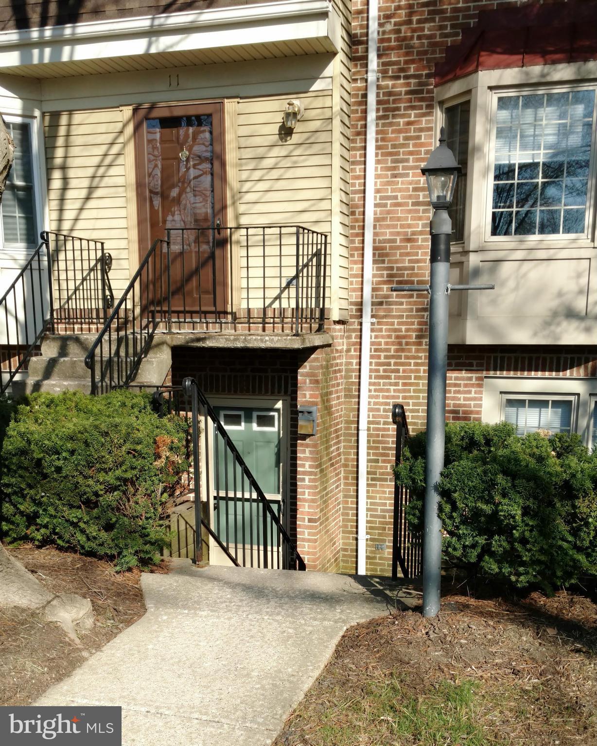 Candlewood community. Lower level. Pets allowed. Schools and shopping nearby.