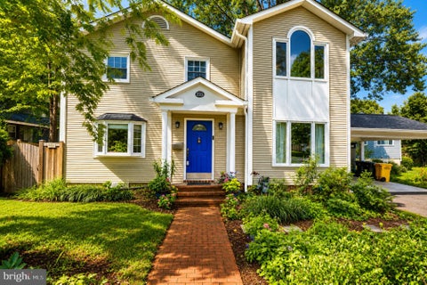 Photo of 215 W George Mason Road W, FALLS CHURCH, VA 22046 (MLS # VAFA2004118)