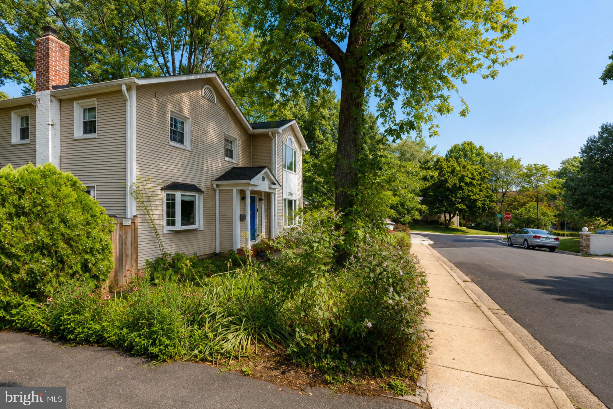 215 W GEORGE MASON ROAD W